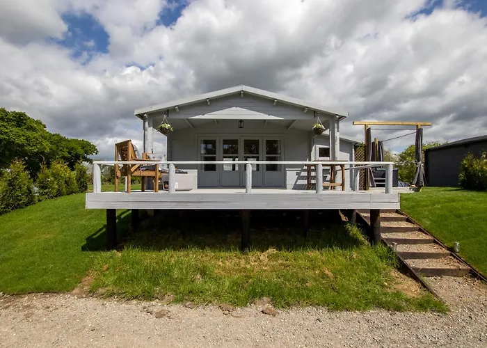Choller Lake Lodges - Primrose Cabin With Private Hot Tub